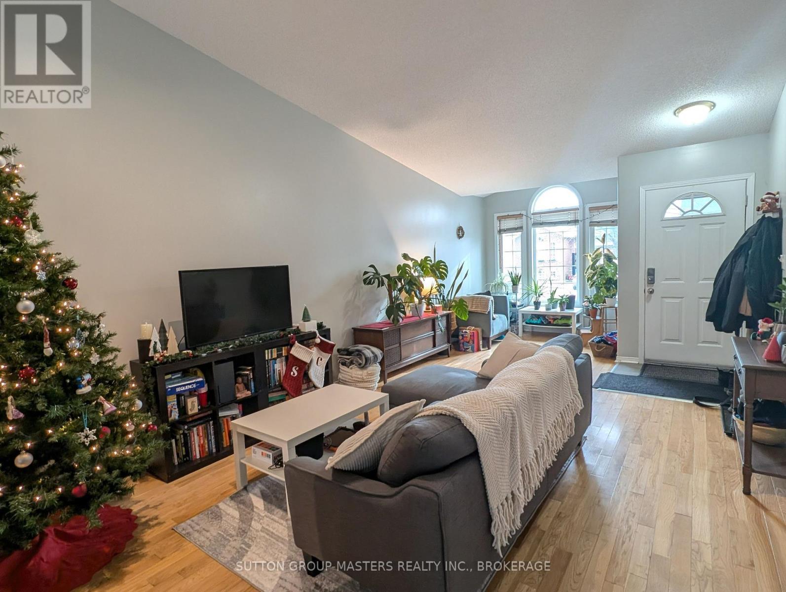 544 Freeman Crescent, Kingston (Kingston East (Incl Barret Crt)), ON - Indoor Photo Showing Living Room