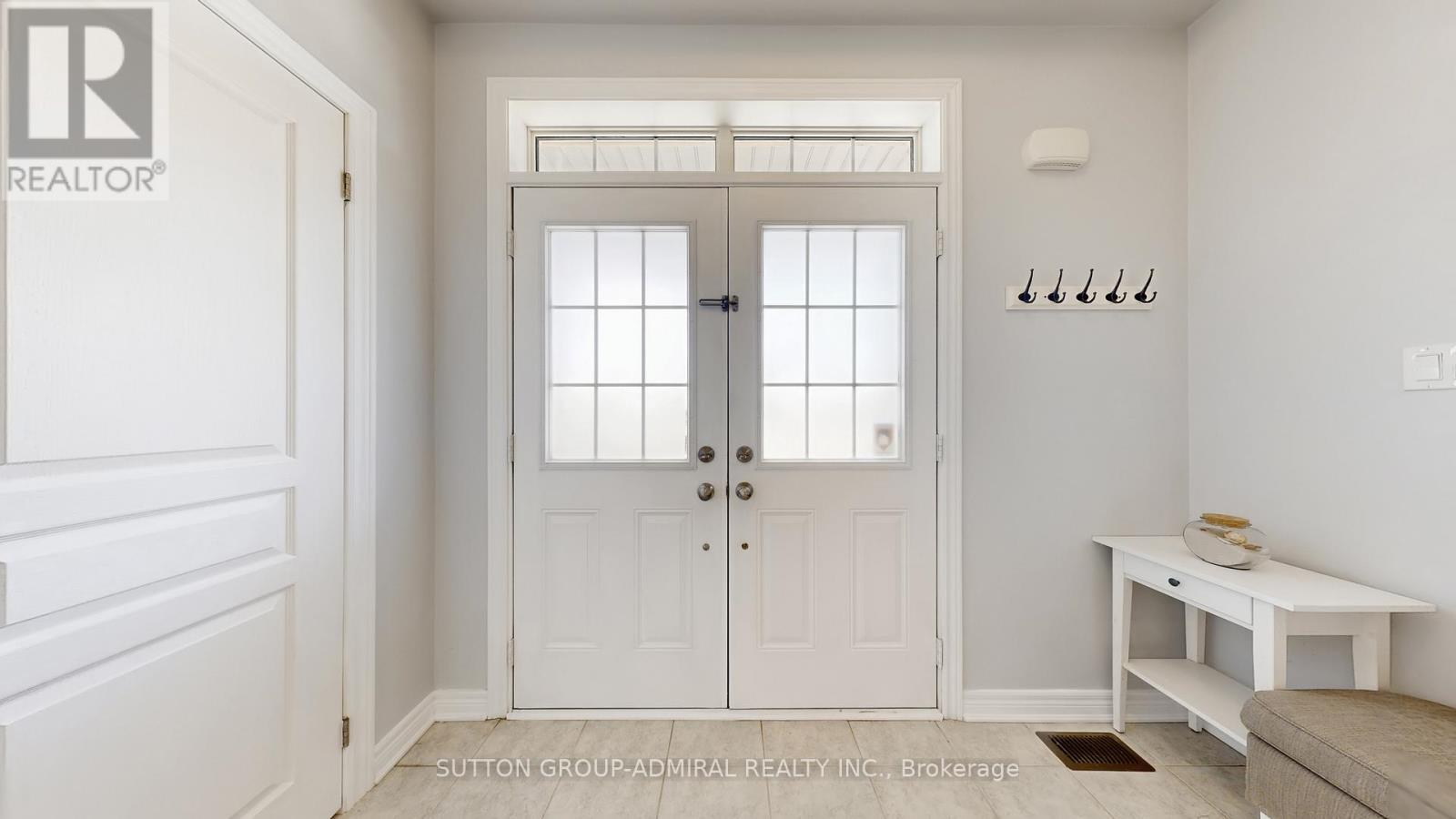 6 Andreeta Drive, Vaughan, ON - Indoor Photo Showing Other Room