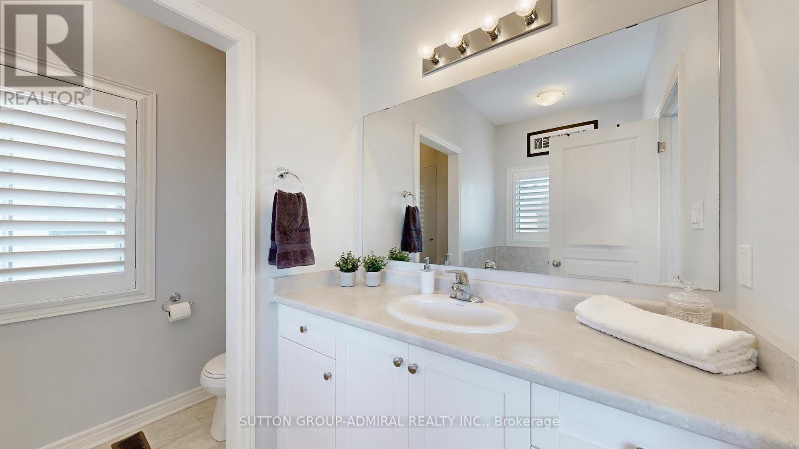 6 Andreeta Drive, Vaughan, ON - Indoor Photo Showing Bathroom