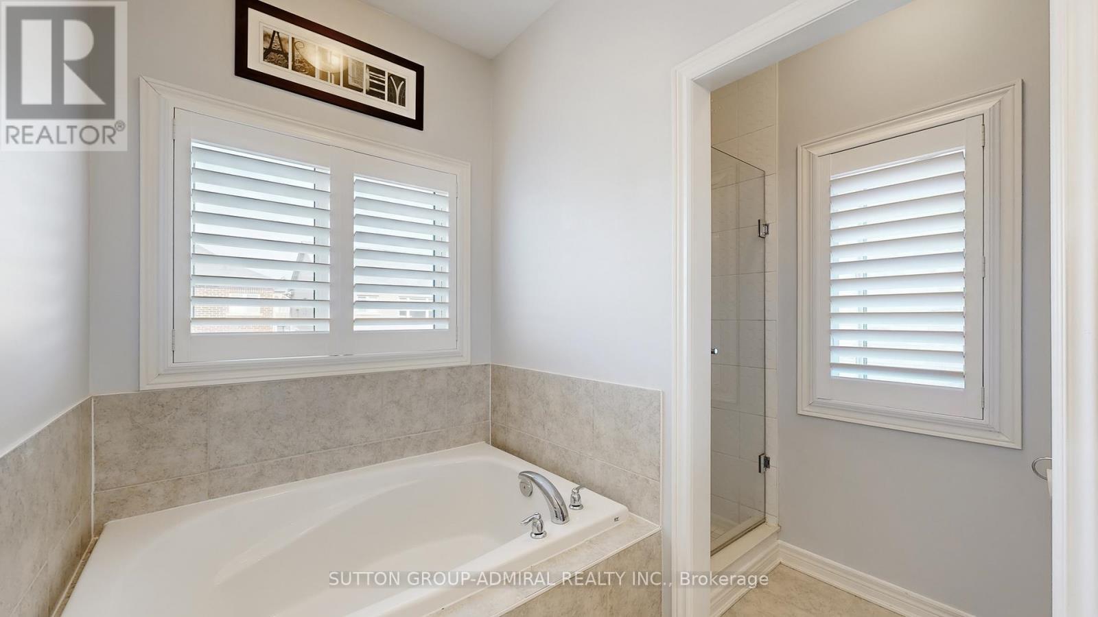 6 Andreeta Drive, Vaughan, ON - Indoor Photo Showing Bathroom