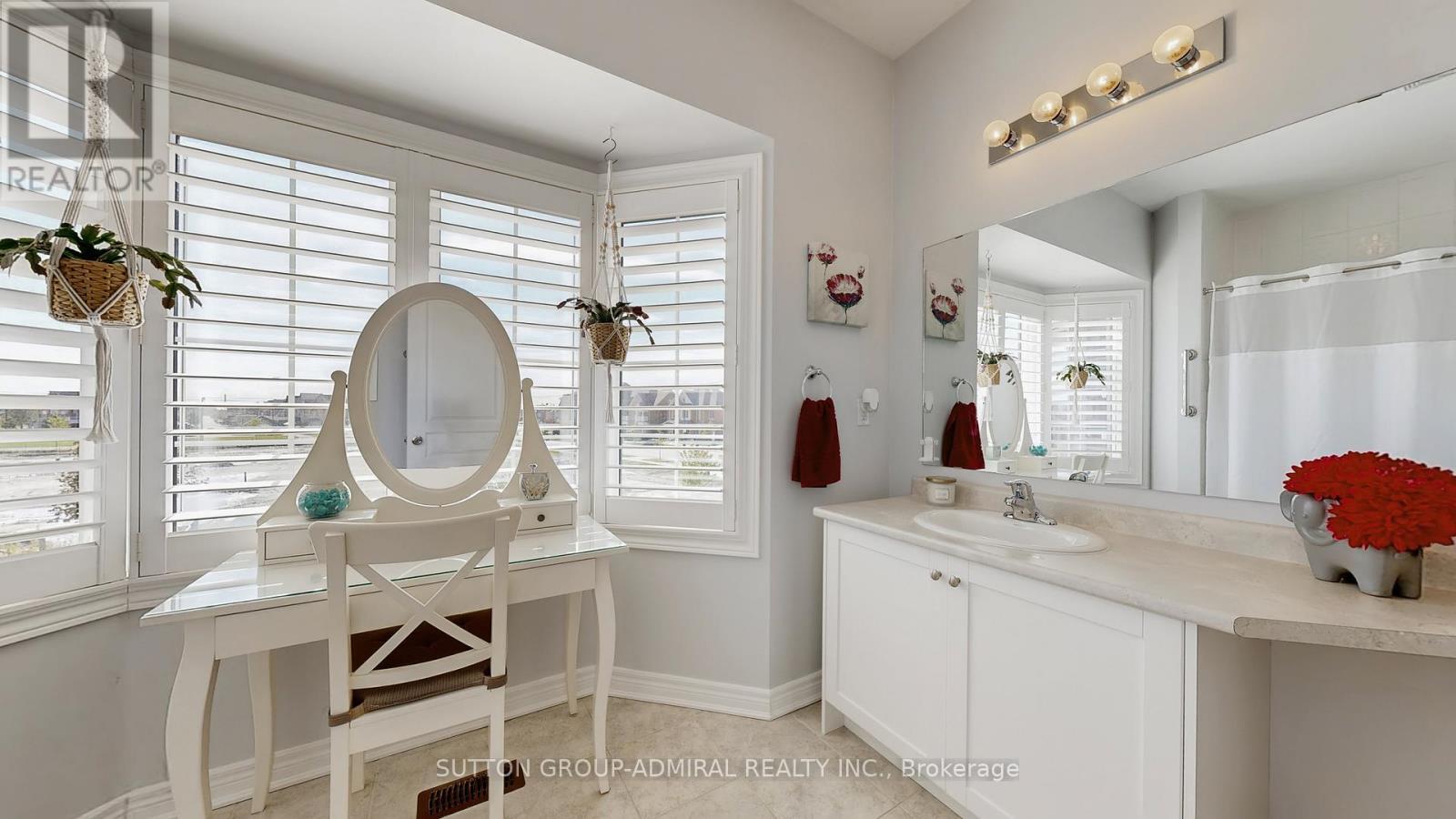 6 Andreeta Drive, Vaughan, ON - Indoor Photo Showing Bathroom