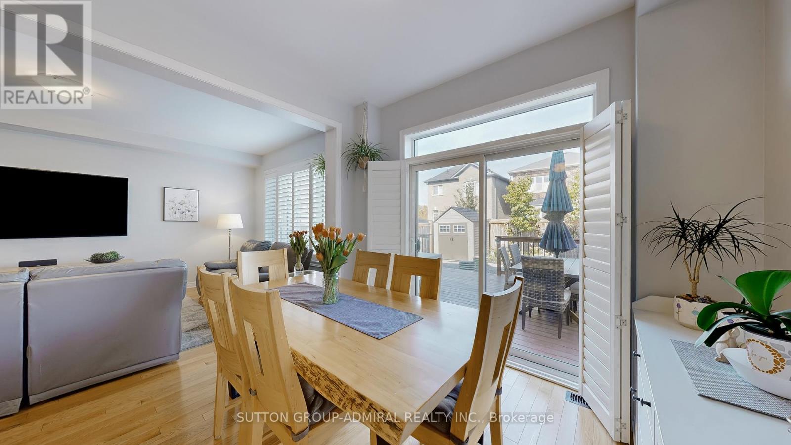 6 Andreeta Drive, Vaughan, ON - Indoor Photo Showing Dining Room