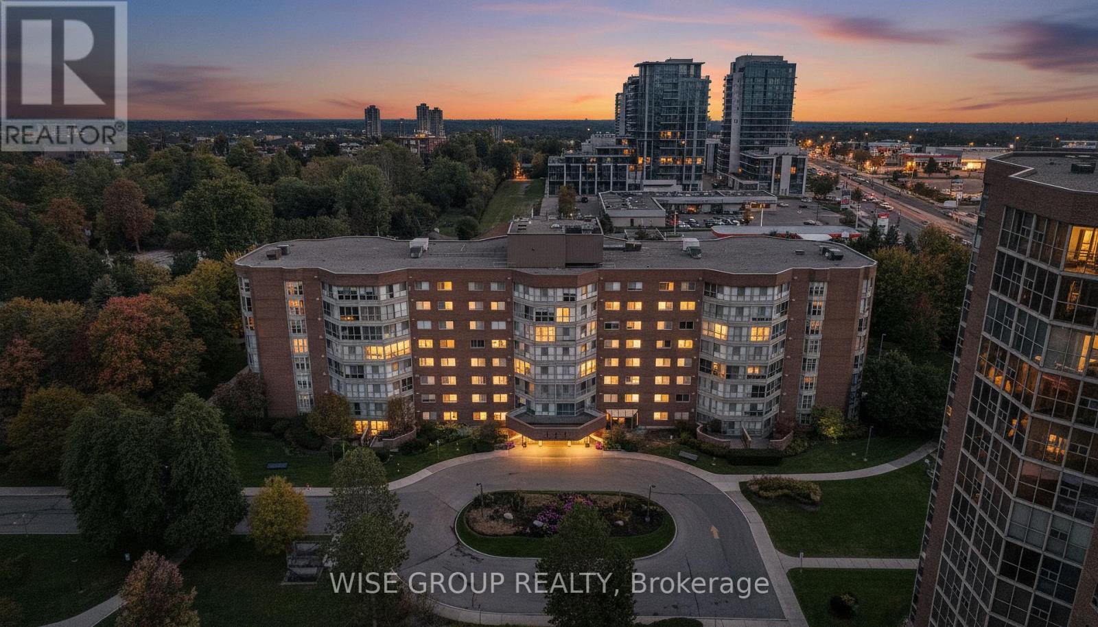 113 - 5 Weldrick Road W, Richmond Hill, ON - Outdoor With View