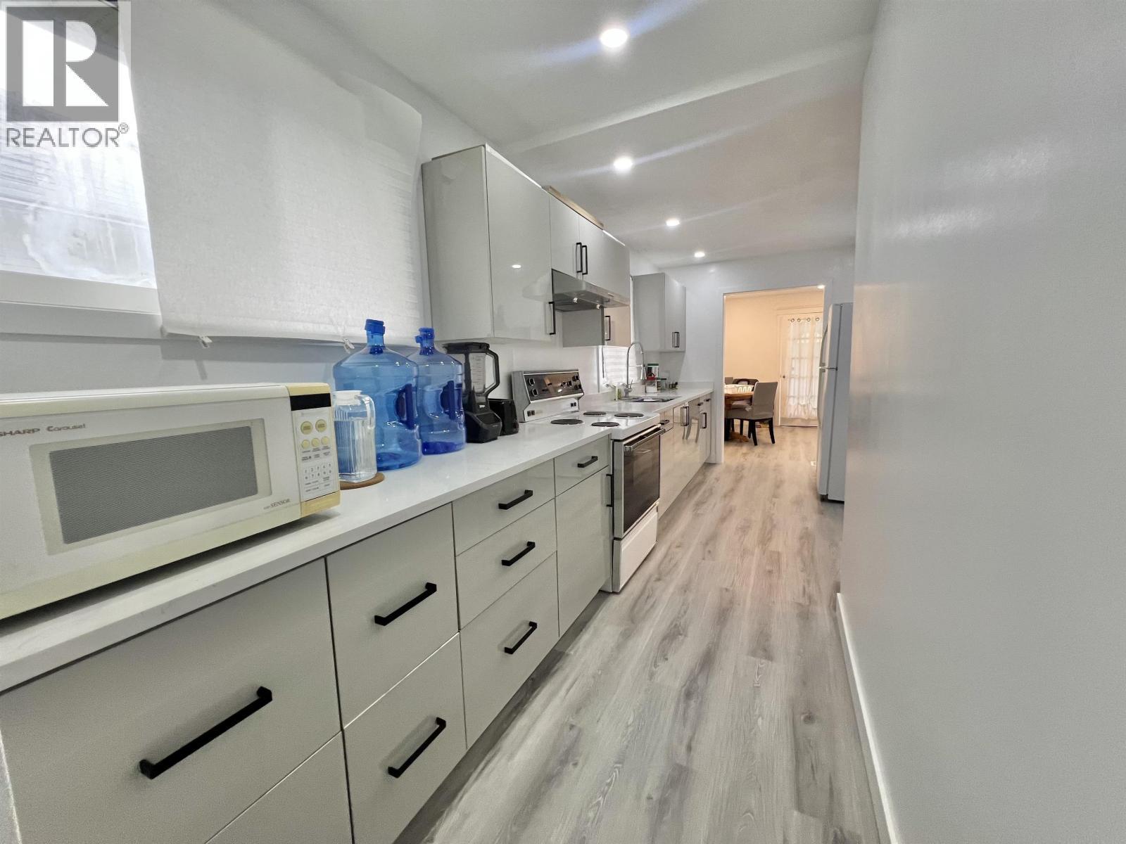 1532 E 8Th Avenue, Prince Rupert, BC - Indoor Photo Showing Kitchen