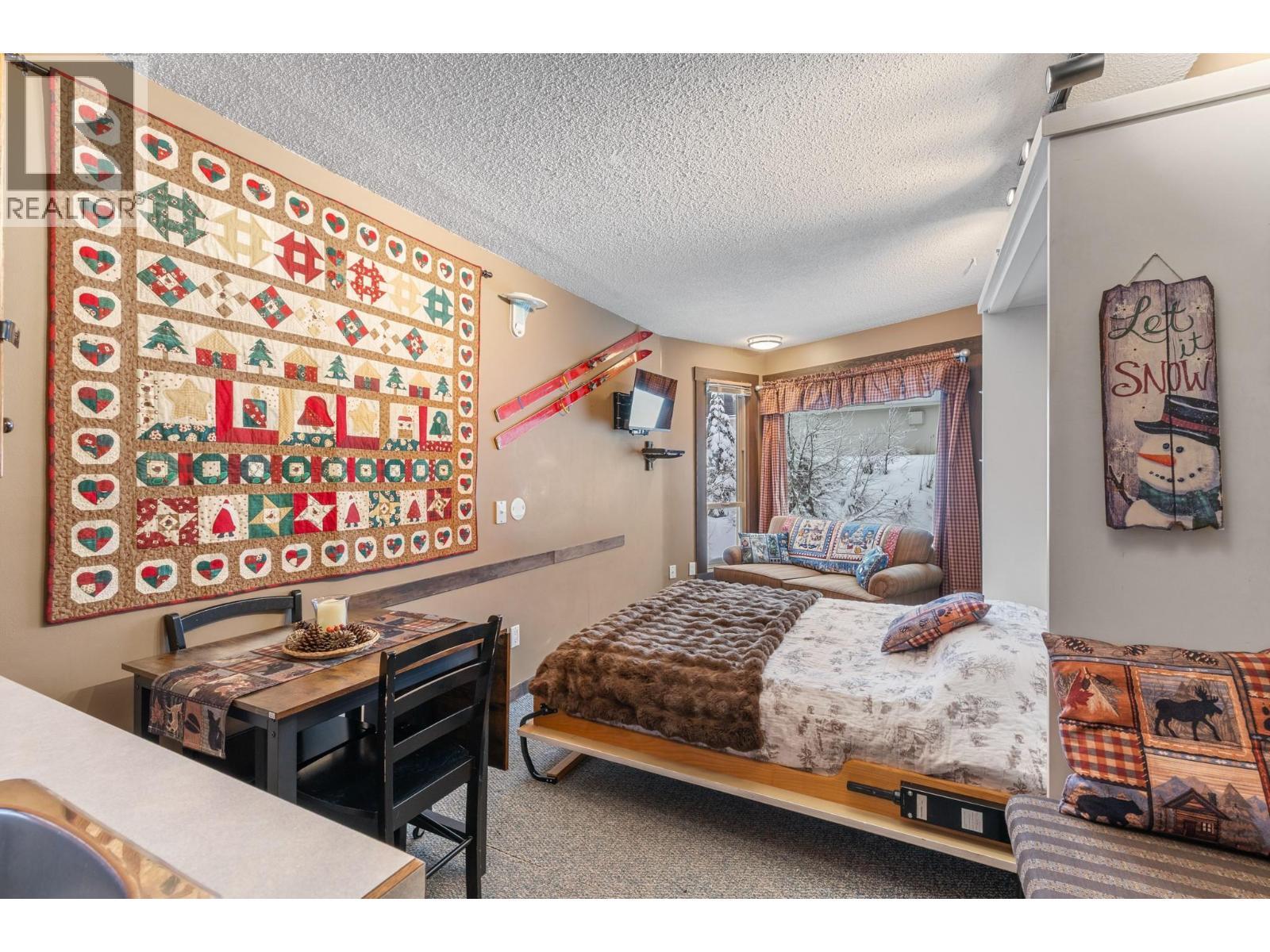 5375 Big White Road Unit# 126, Big White, BC - Indoor Photo Showing Bedroom