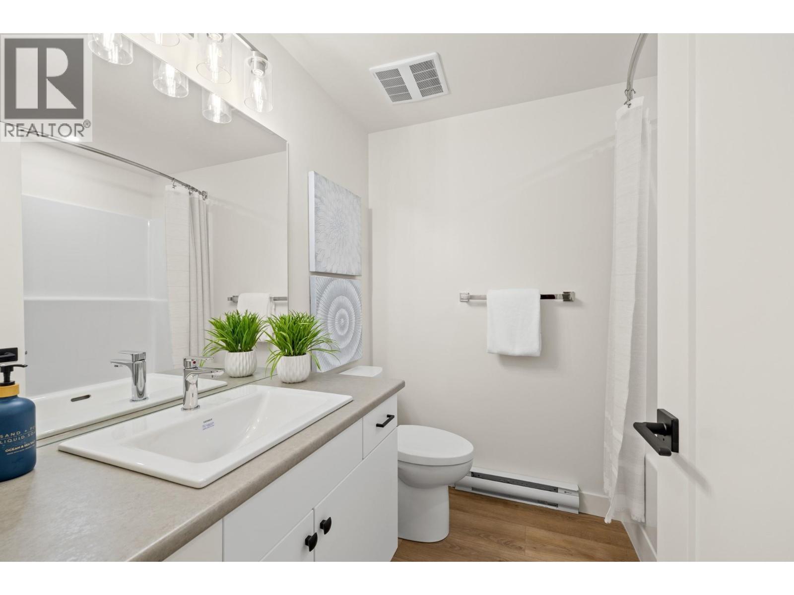 Suite - 255 Feathertop Way Unit# 89, Big White, BC - Indoor Photo Showing Bathroom