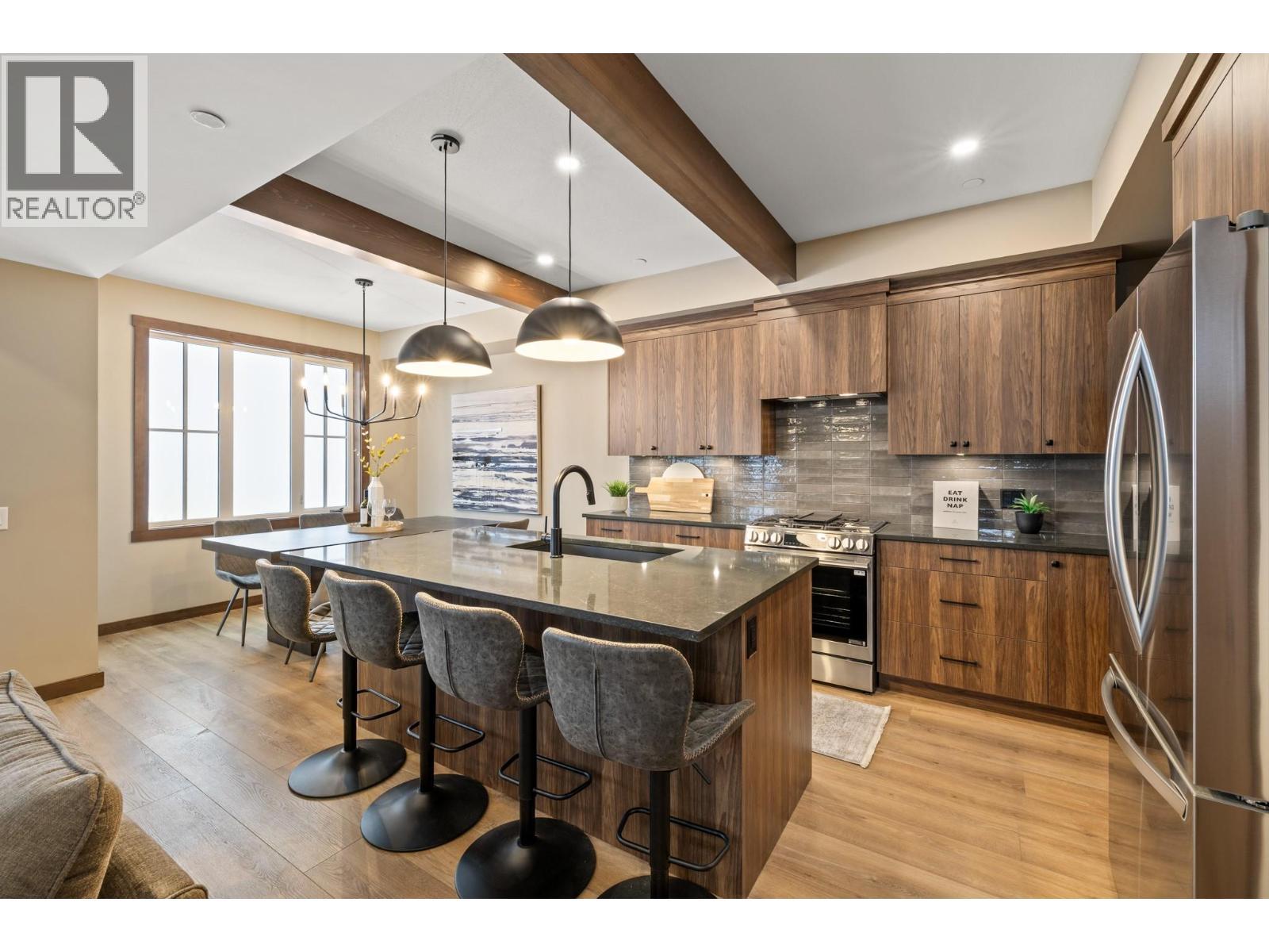 2nd Floor - 255 Feathertop Way Unit# 89, Big White, BC - Indoor Photo Showing Kitchen With Upgraded Kitchen