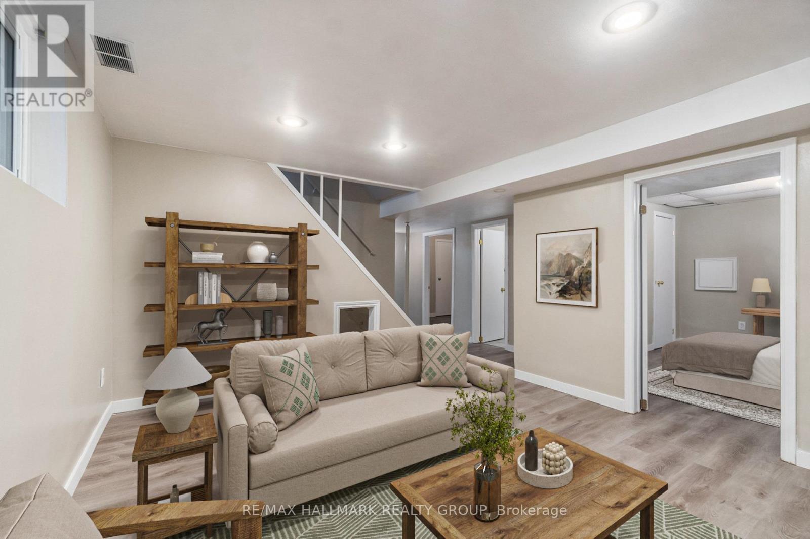 Unit 1 Fam Rm - 426 Blake Boulevard, Ottawa, ON - Indoor Photo Showing Living Room