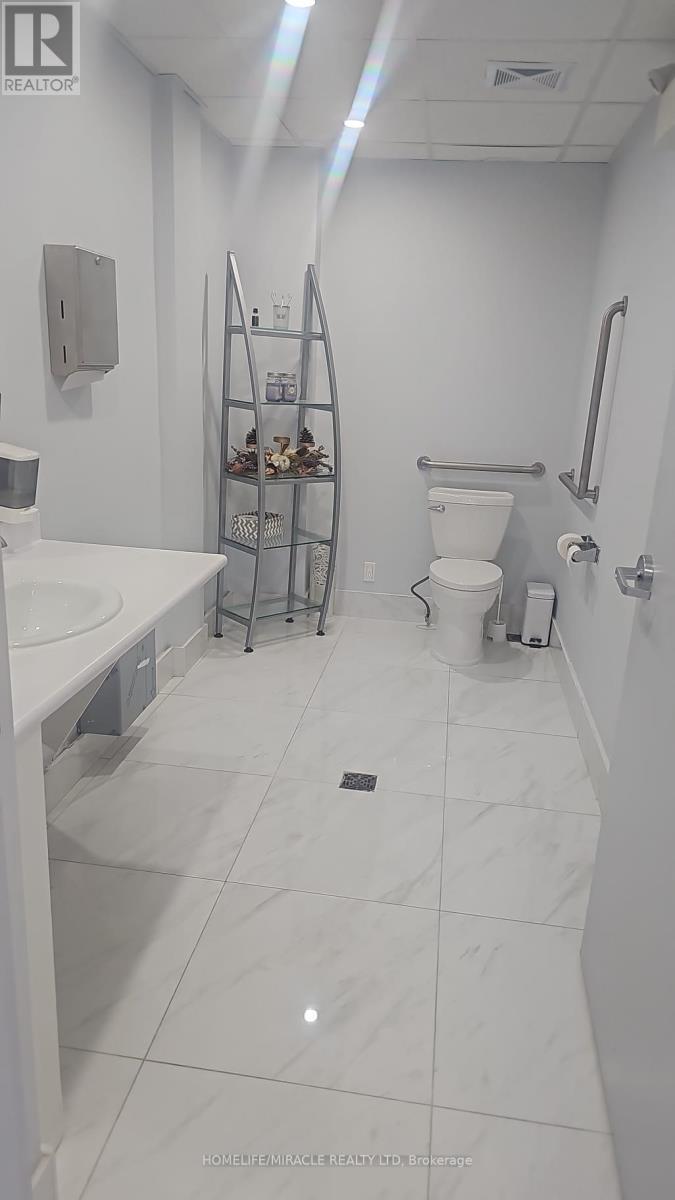 102 - 2901 Markham Road, Toronto, ON