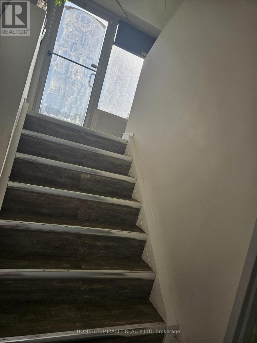 102 - 2901 Markham Road, Toronto, ON