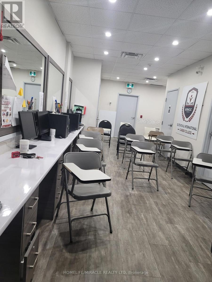 102 - 2901 Markham Road, Toronto, ON