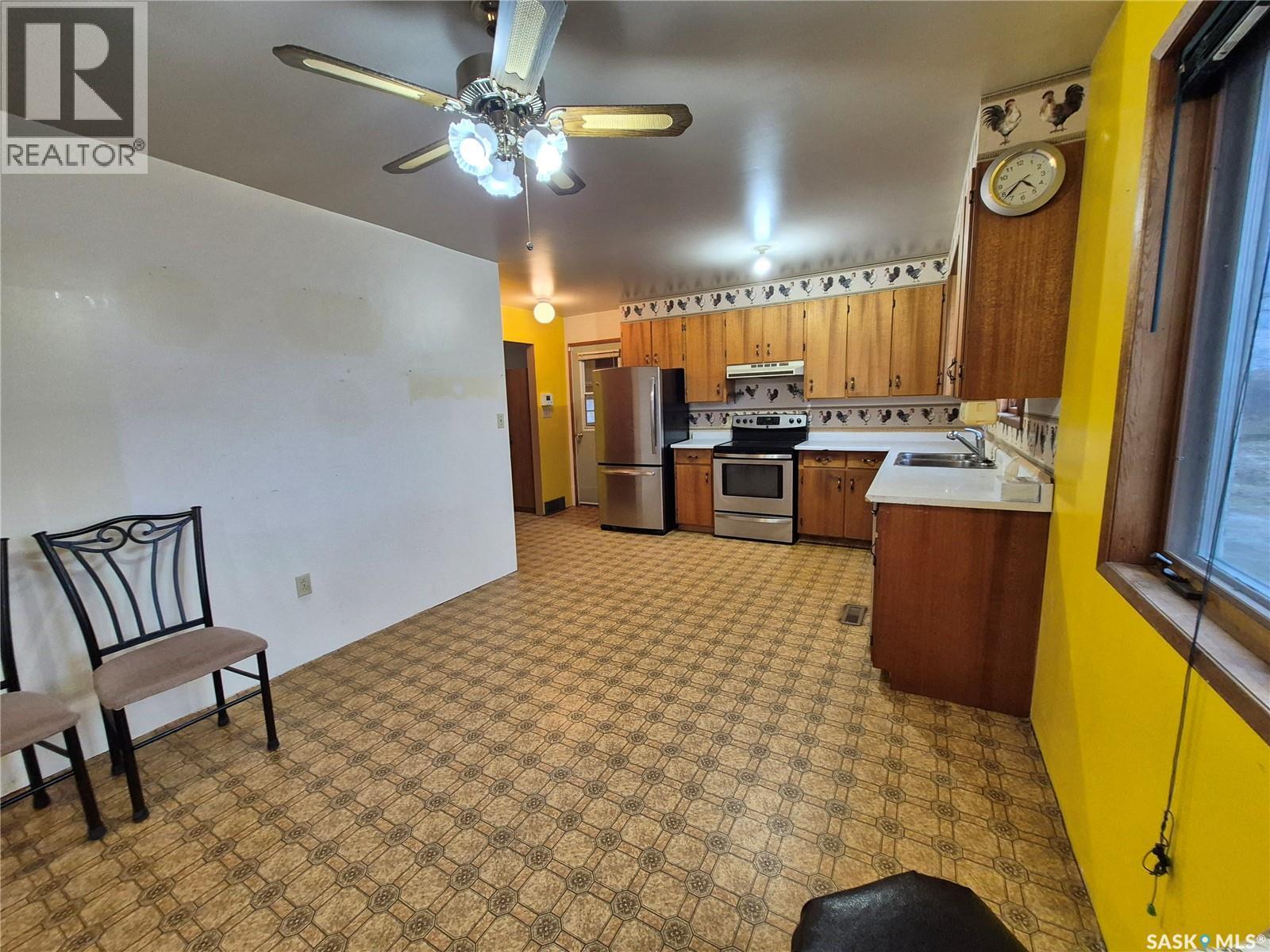 Glasnevin Property, Key West Rm No. 70, SK - Indoor Photo Showing Kitchen With Double Sink