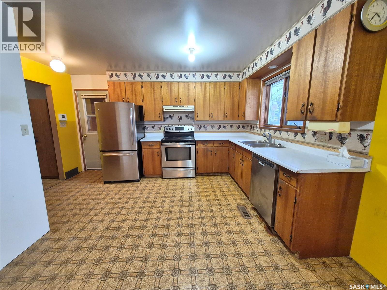 Glasnevin Property, Key West Rm No. 70, SK - Indoor Photo Showing Kitchen With Double Sink