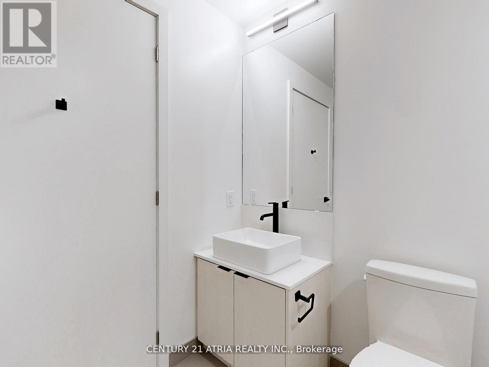 605 - 1285 Dupont Street, Toronto, ON - Indoor Photo Showing Bathroom
