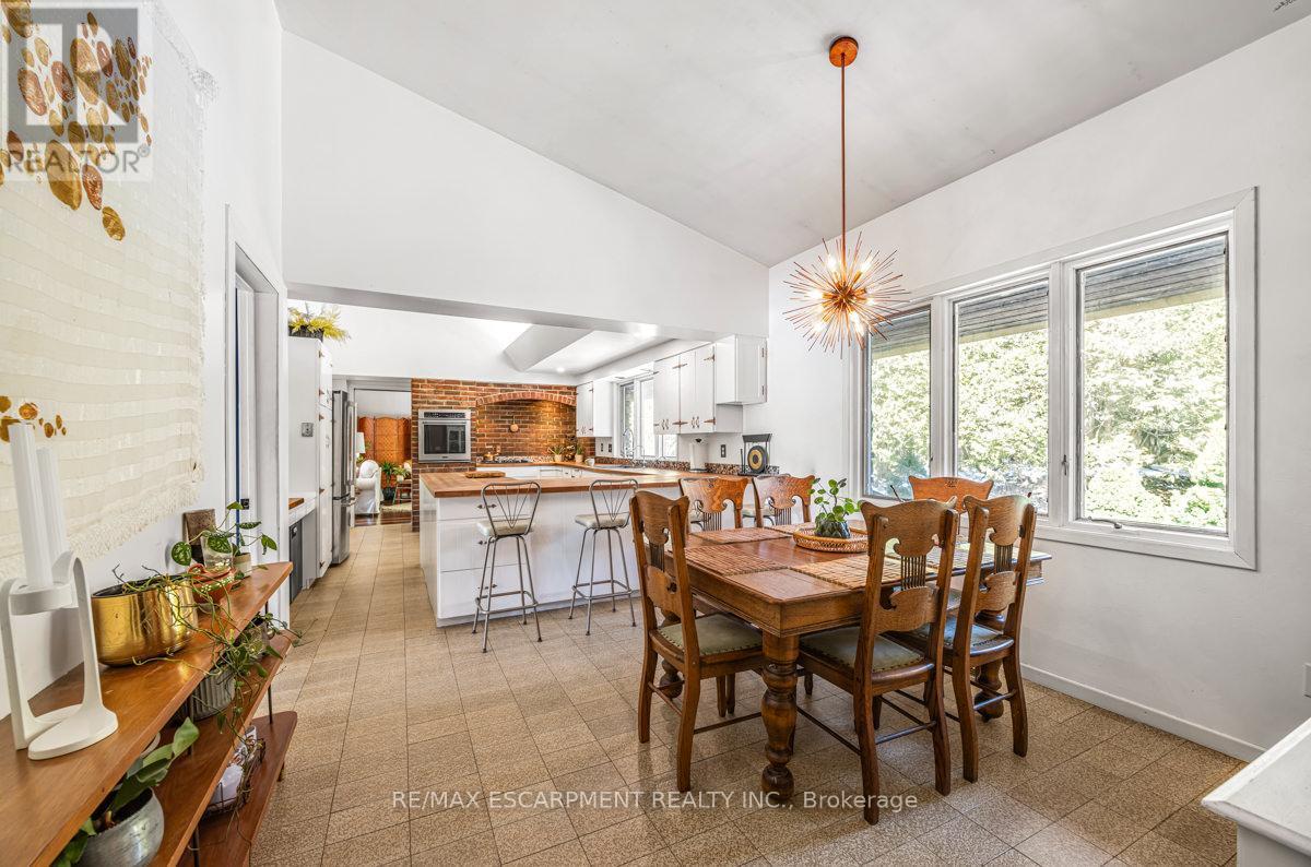 302783 Douglas Street, West Grey, ON - Indoor Photo Showing Dining Room