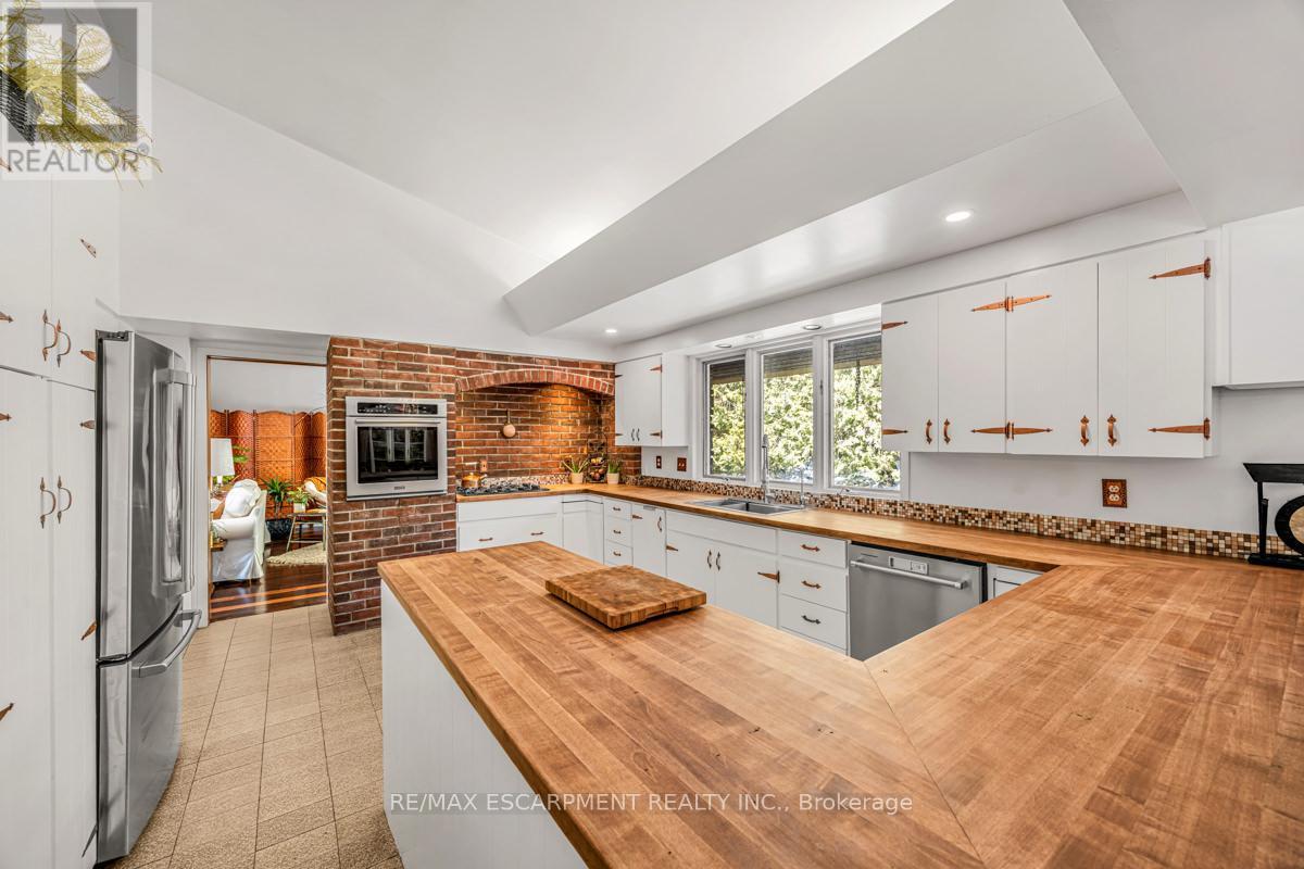 302783 Douglas Street, West Grey, ON - Indoor Photo Showing Kitchen