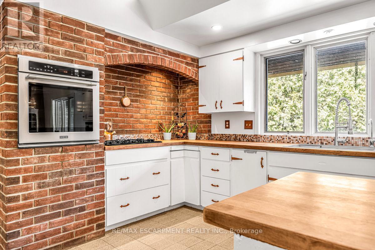302783 Douglas Street, West Grey, ON - Indoor Photo Showing Kitchen