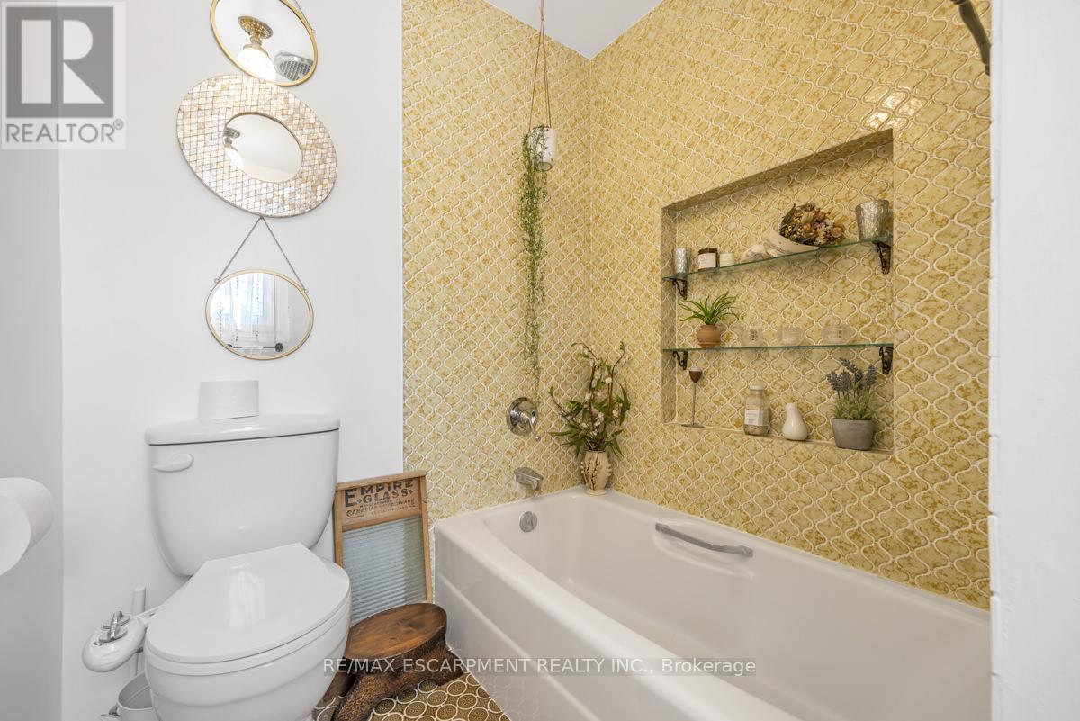 302783 Douglas Street, West Grey, ON - Indoor Photo Showing Bathroom