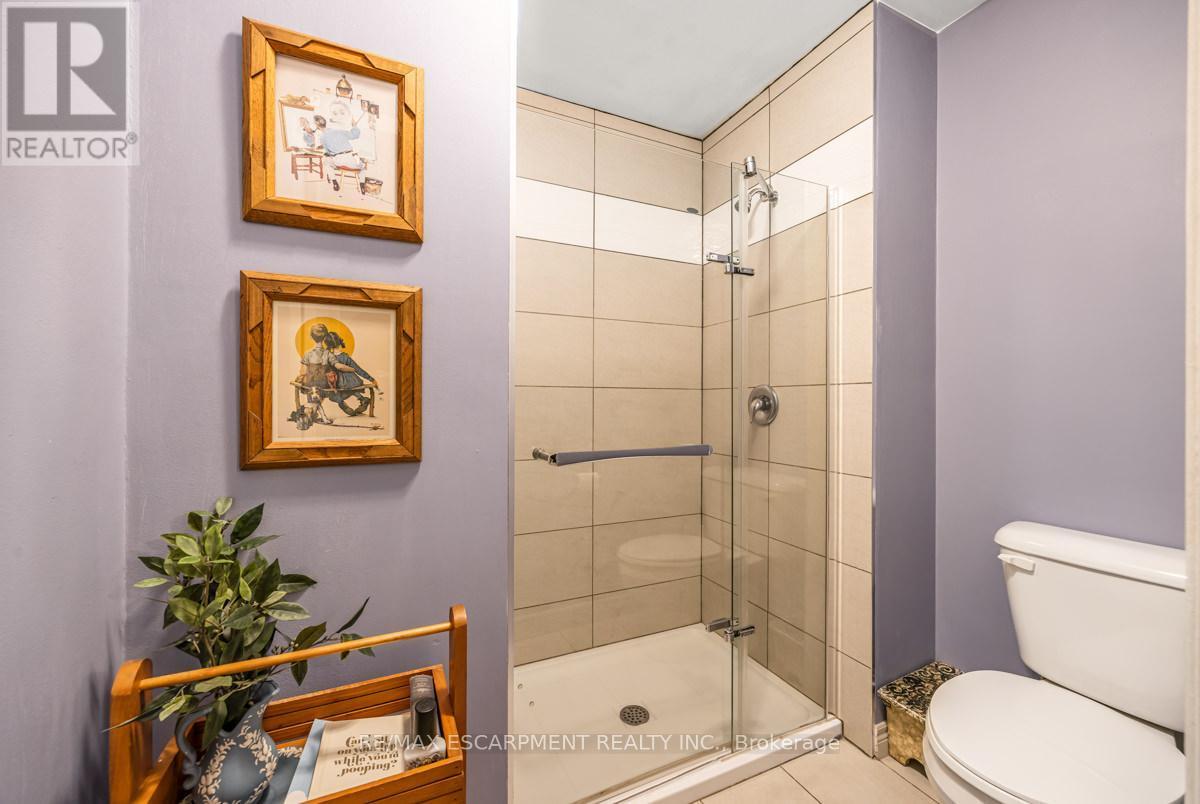 302783 Douglas Street, West Grey, ON - Indoor Photo Showing Bathroom