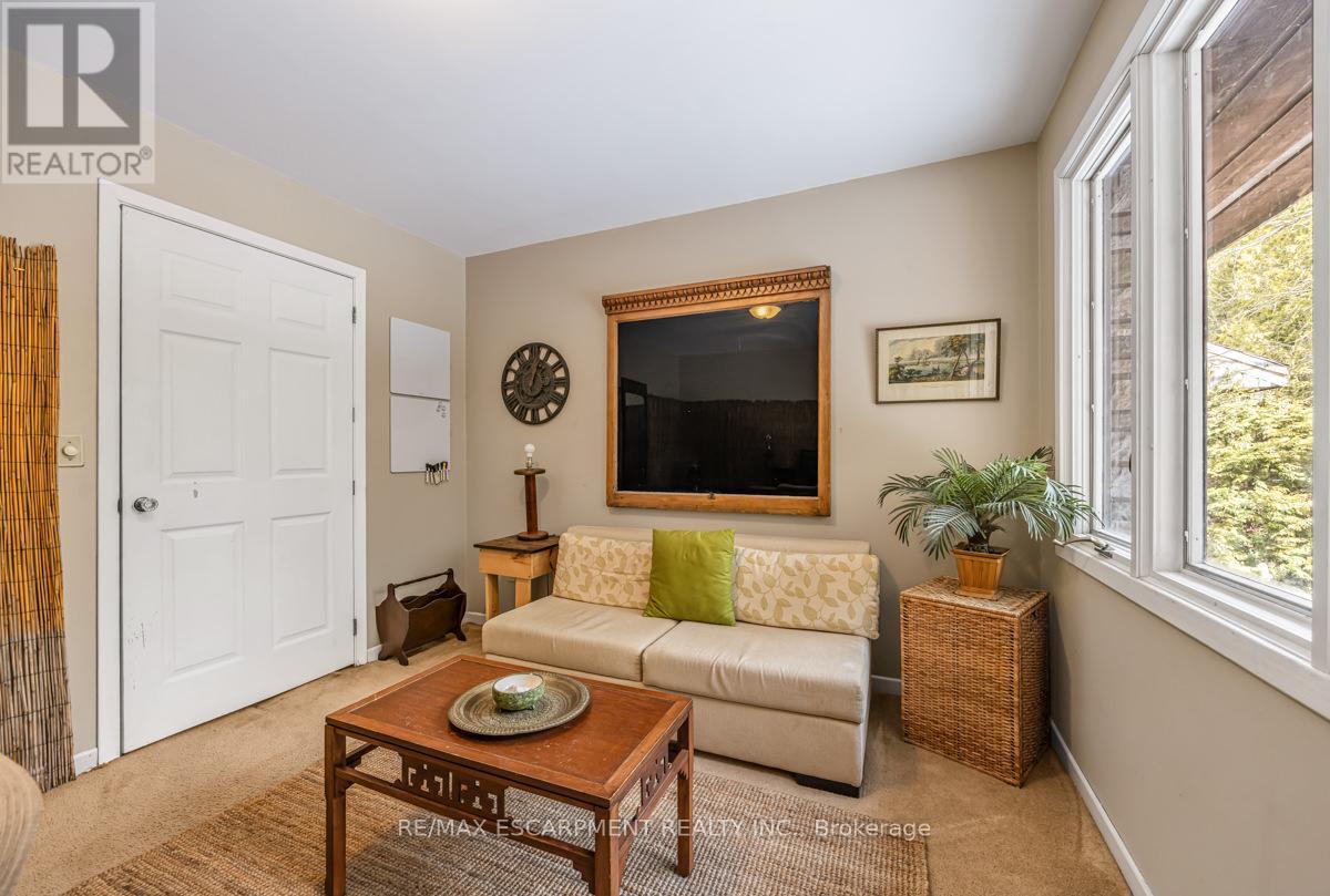 302783 Douglas Street, West Grey, ON - Indoor Photo Showing Living Room
