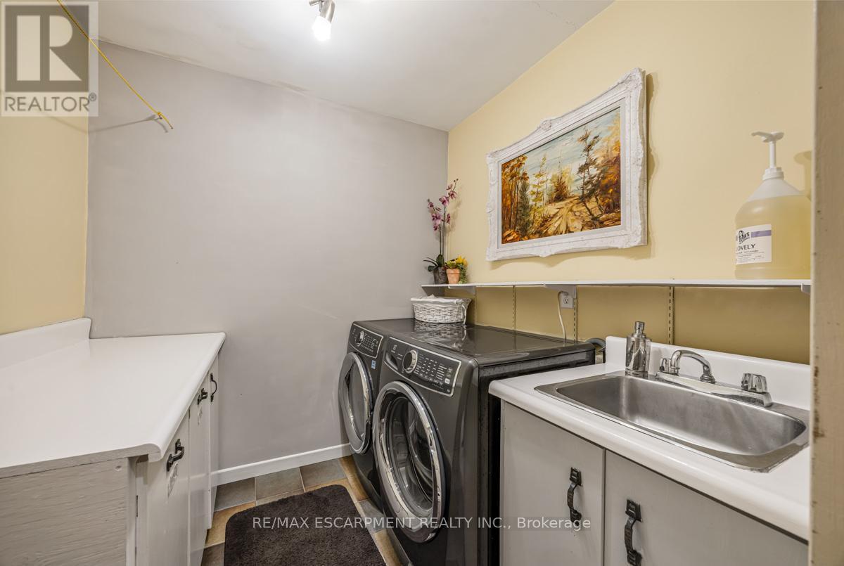 302783 Douglas Street, West Grey, ON - Indoor Photo Showing Laundry Room