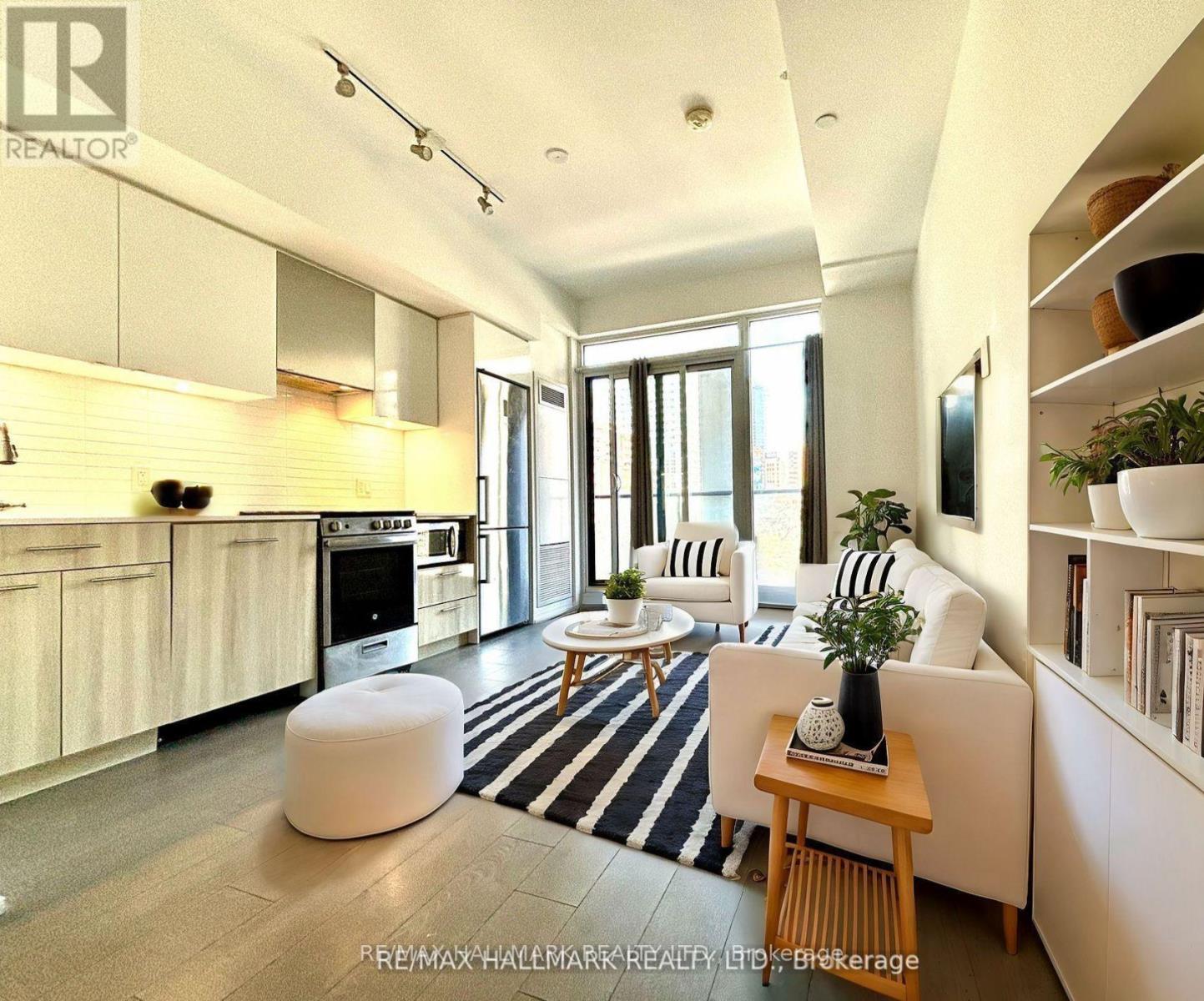 420 - 251 Jarvis Street, Toronto, ON - Indoor