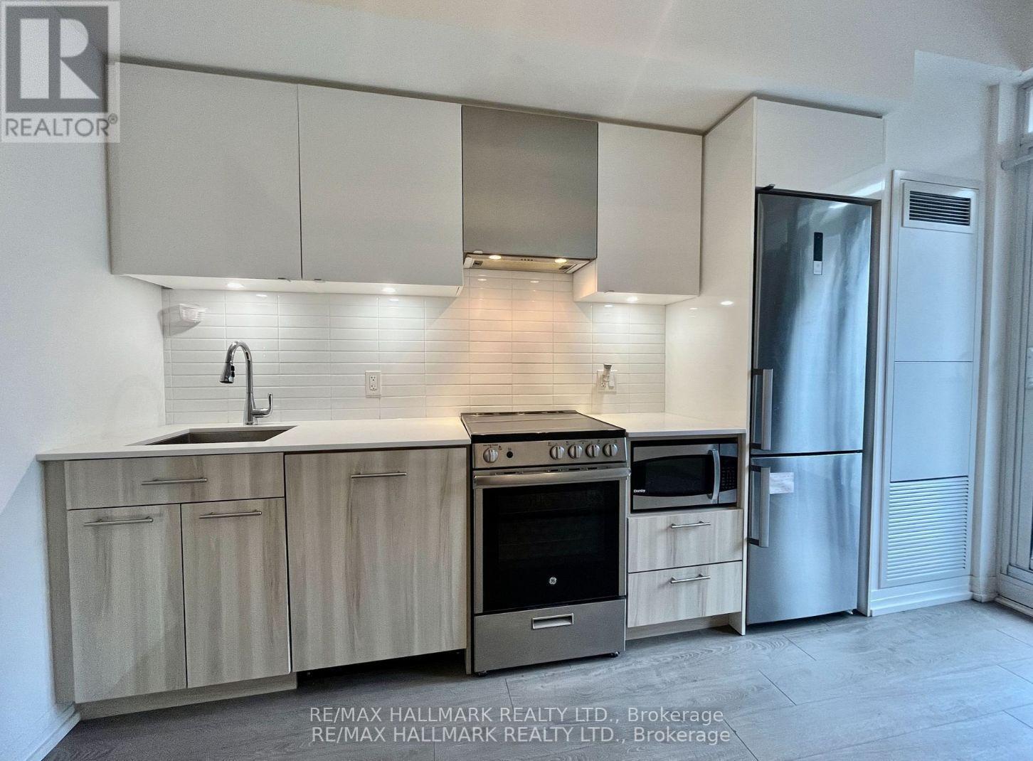 420 - 251 Jarvis Street, Toronto, ON - Indoor Photo Showing Kitchen With Upgraded Kitchen