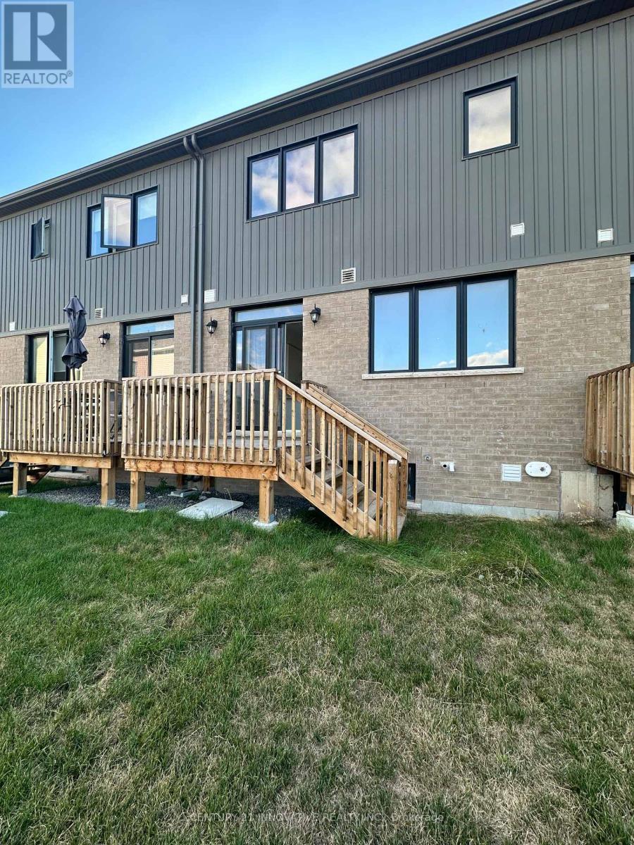 202 Port Crescent, Welland, ON - Outdoor With Deck Patio Veranda