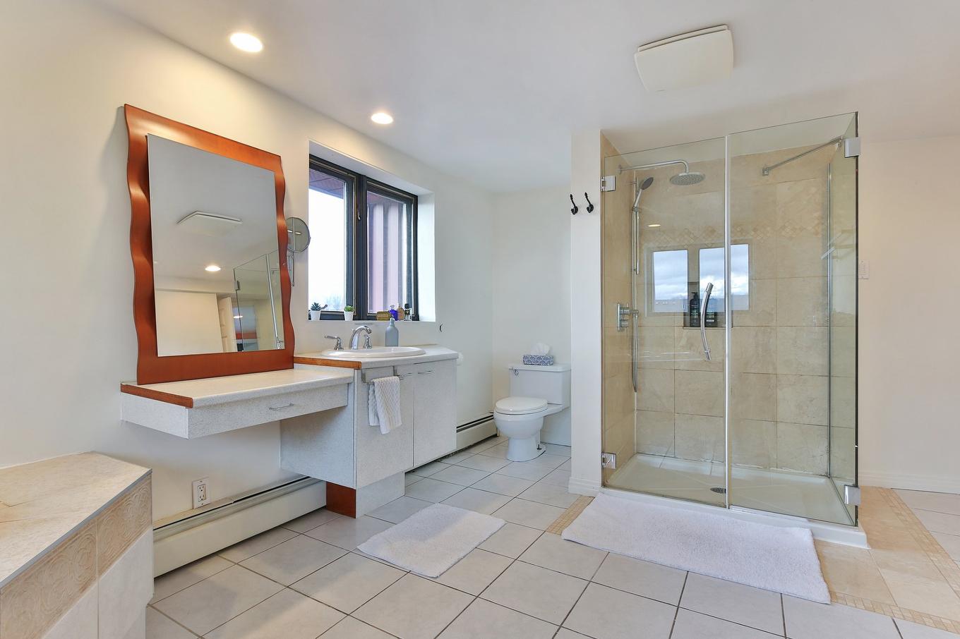 Salle de bains - 114 Rue Jacques-Cartier S., Saint-Jean-Sur-Richelieu, QC - Indoor Photo Showing Bathroom