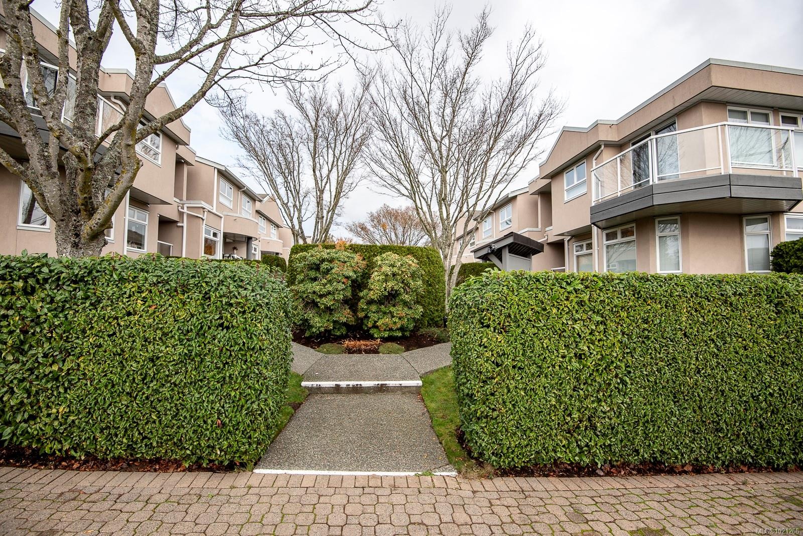 7-478 Culduthel Rd, Saanich, BC