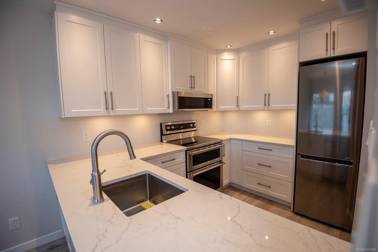 7-478 Culduthel Rd, Saanich, BC