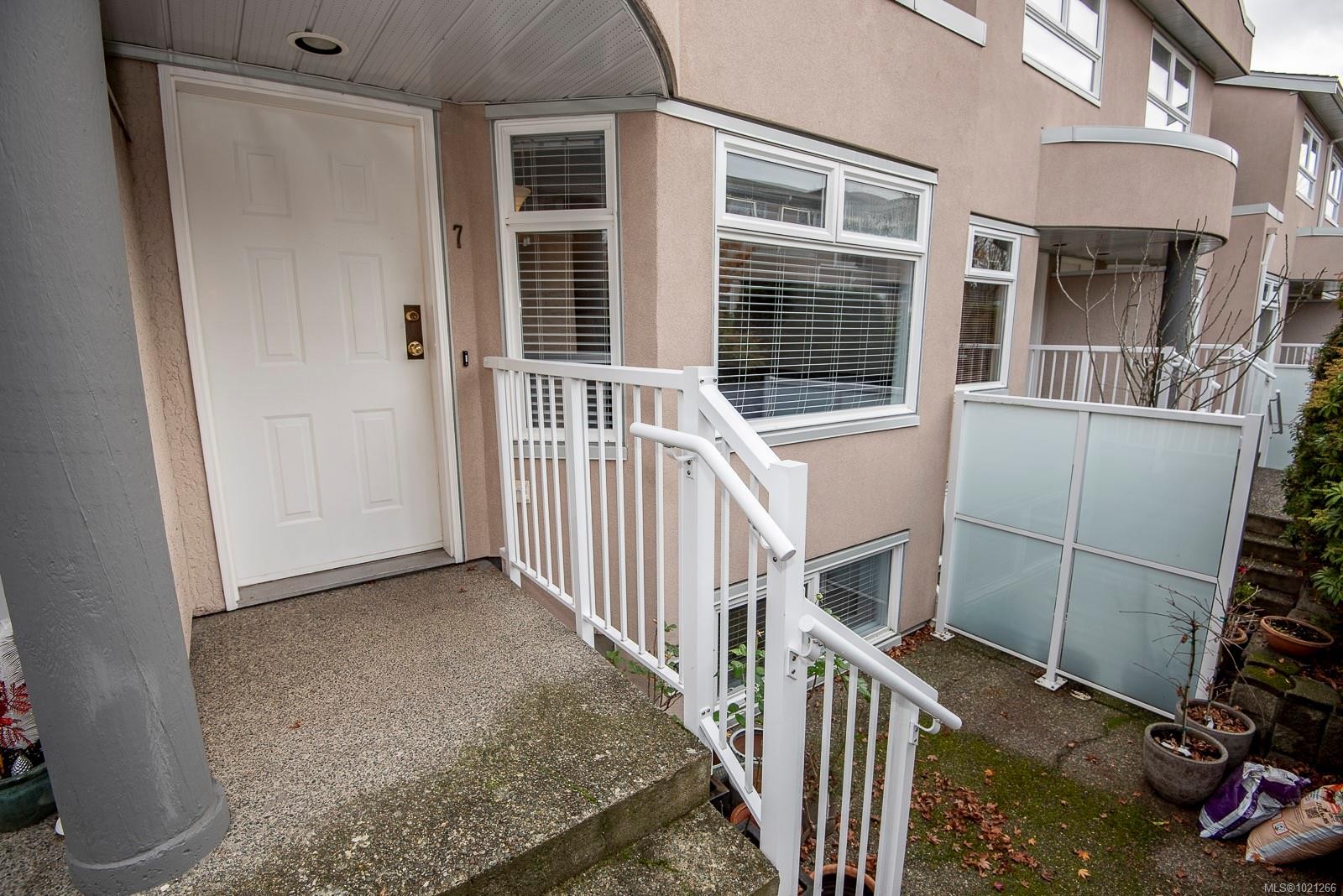 7-478 Culduthel Rd, Saanich, BC