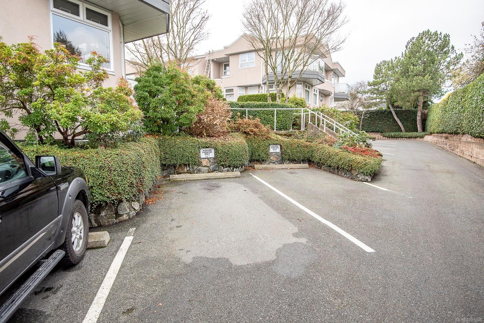 7-478 Culduthel Rd, Saanich, BC