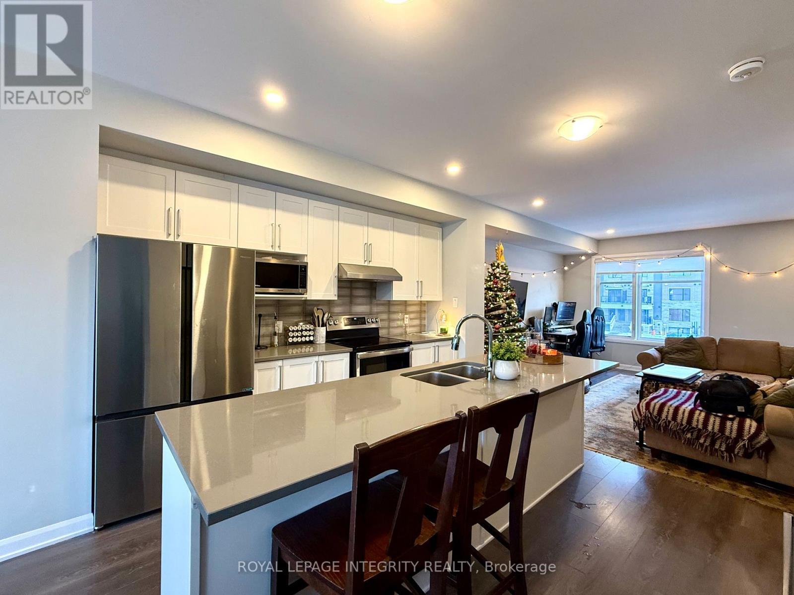 1079 Speedvale Court, Ottawa, ON - Indoor Photo Showing Kitchen With Double Sink