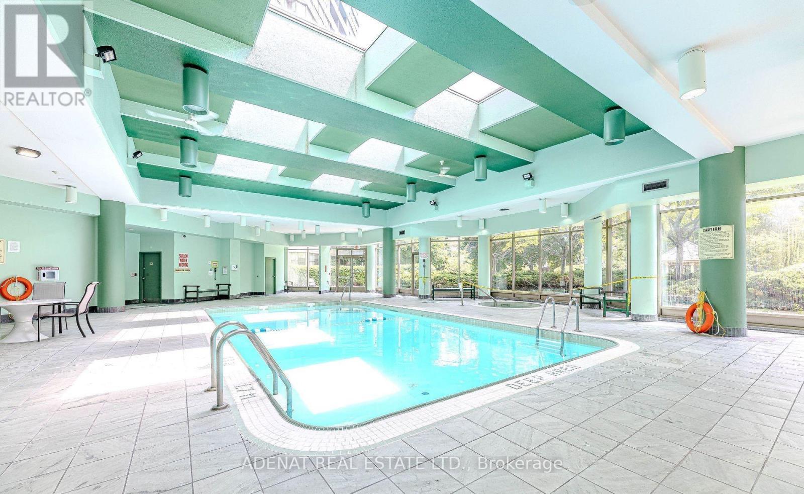 1810 - 7 Townsgate Drive, Vaughan, ON - Indoor Photo Showing Other Room With In Ground Pool