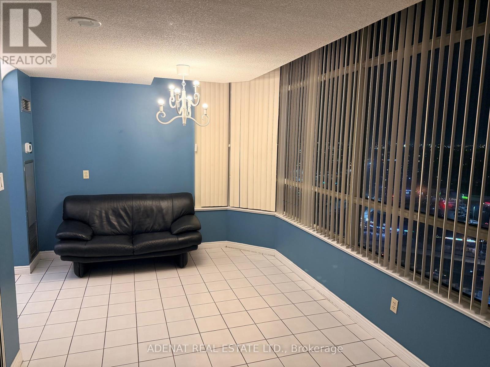 1810 - 7 Townsgate Drive, Vaughan, ON - Indoor