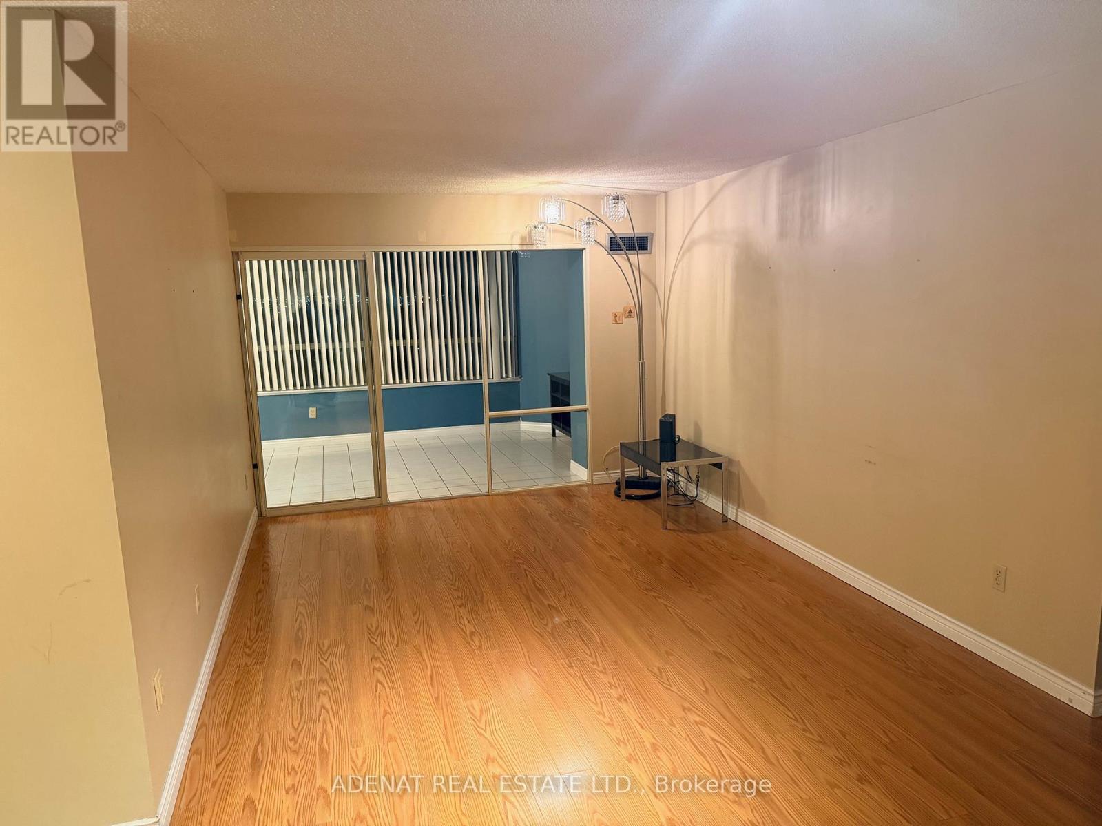 1810 - 7 Townsgate Drive, Vaughan, ON - Indoor Photo Showing Other Room