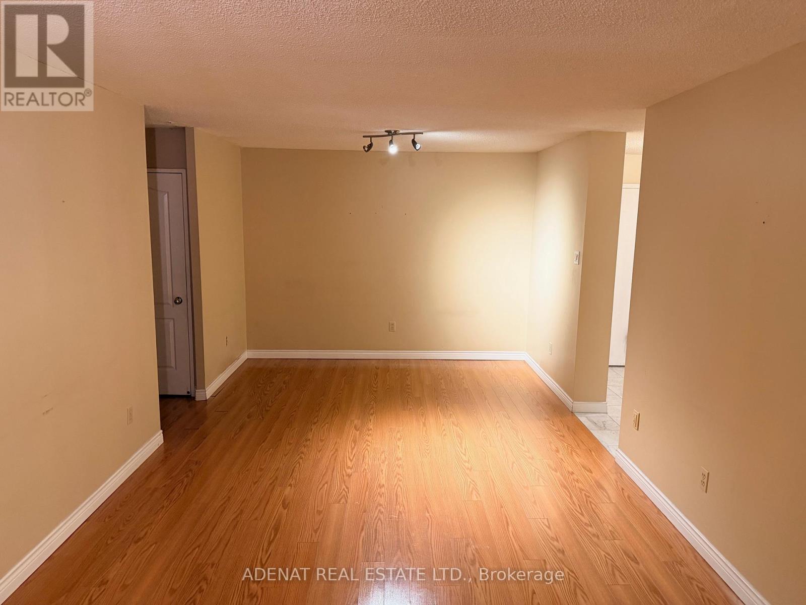 1810 - 7 Townsgate Drive, Vaughan, ON - Indoor Photo Showing Other Room