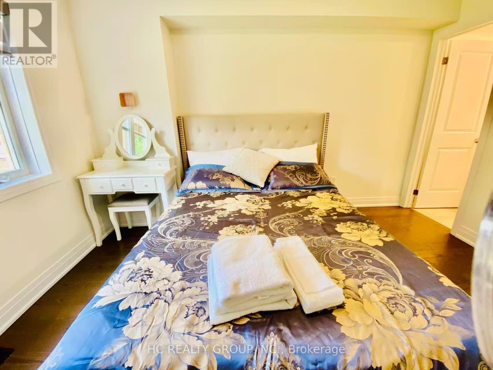 Backyard Apt - 2123 Royal Gala Circle, Mississauga, ON - Indoor Photo Showing Bedroom