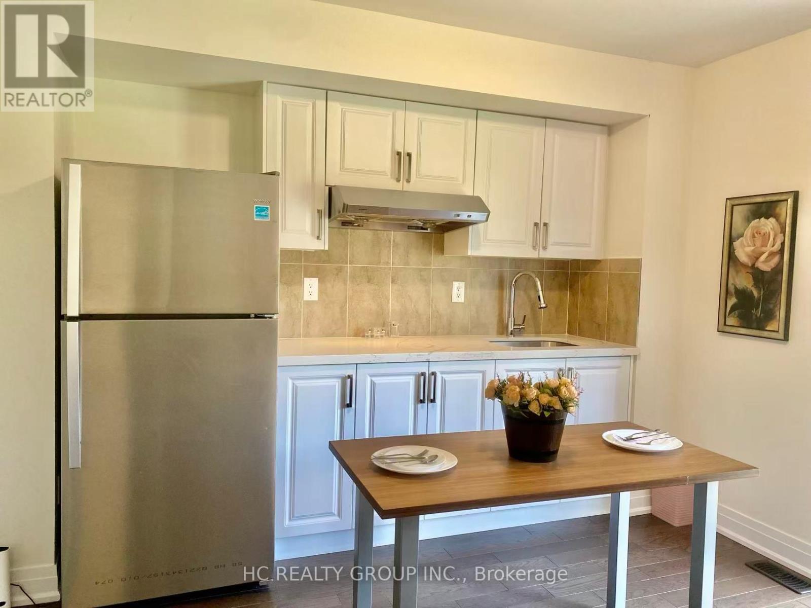 Backyard Apt - 2123 Royal Gala Circle, Mississauga, ON - Indoor