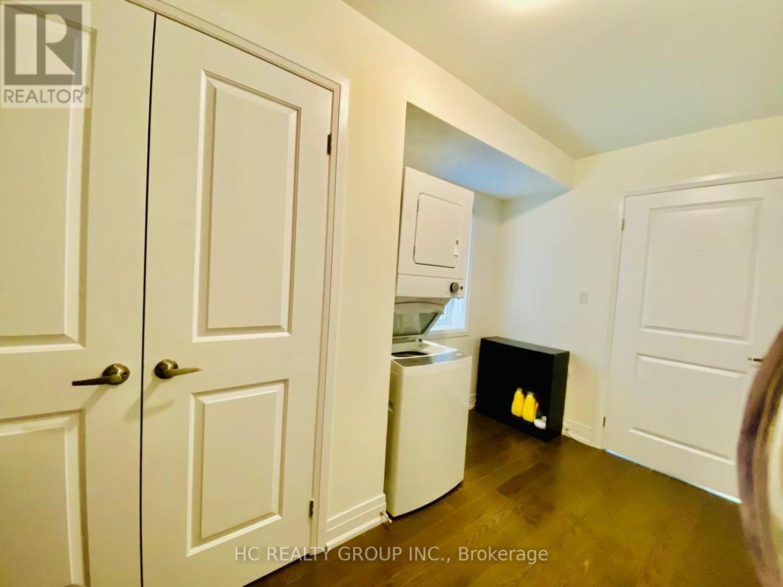 Backyard Apt - 2123 Royal Gala Circle, Mississauga, ON - Indoor