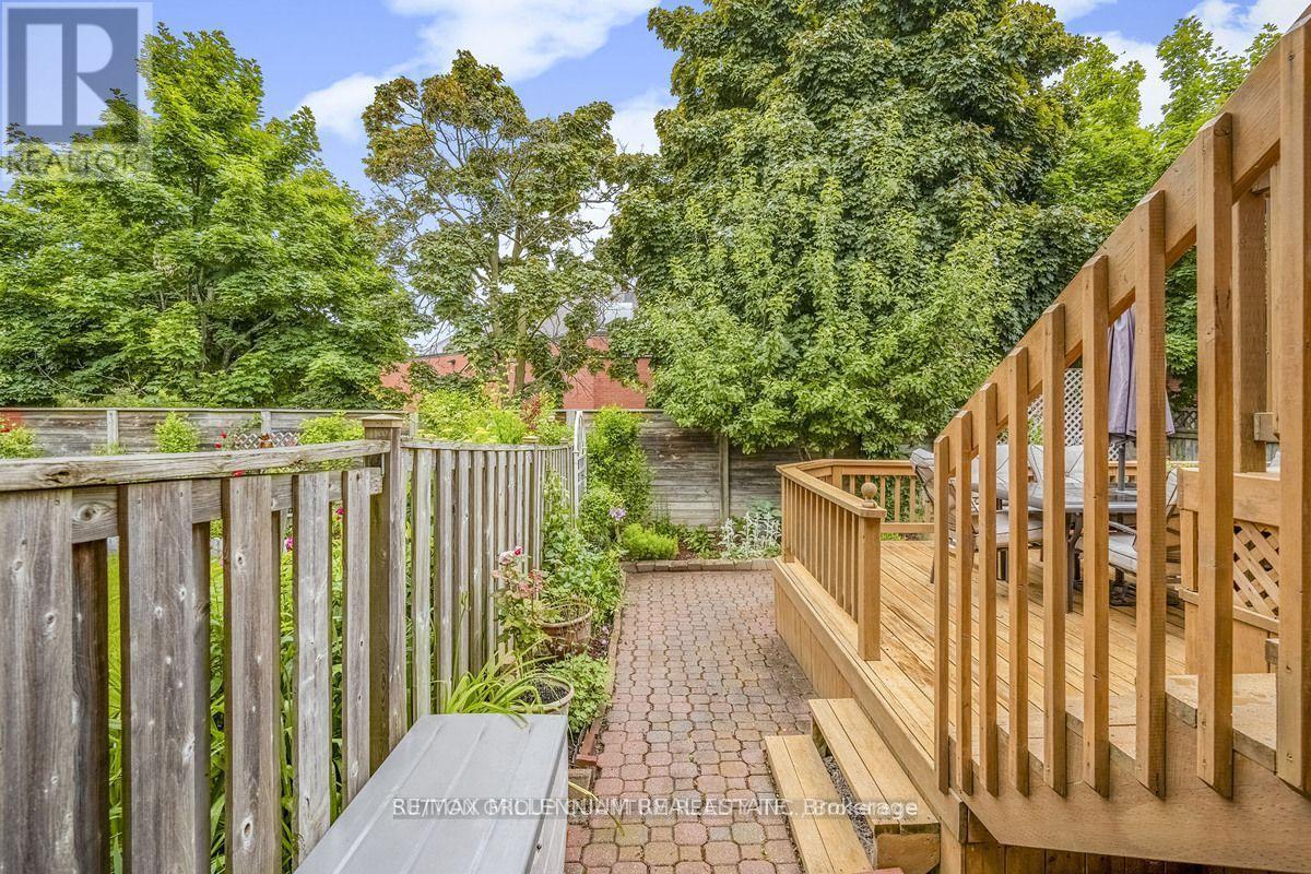 3009 Olympus Mews, Mississauga, ON - Outdoor