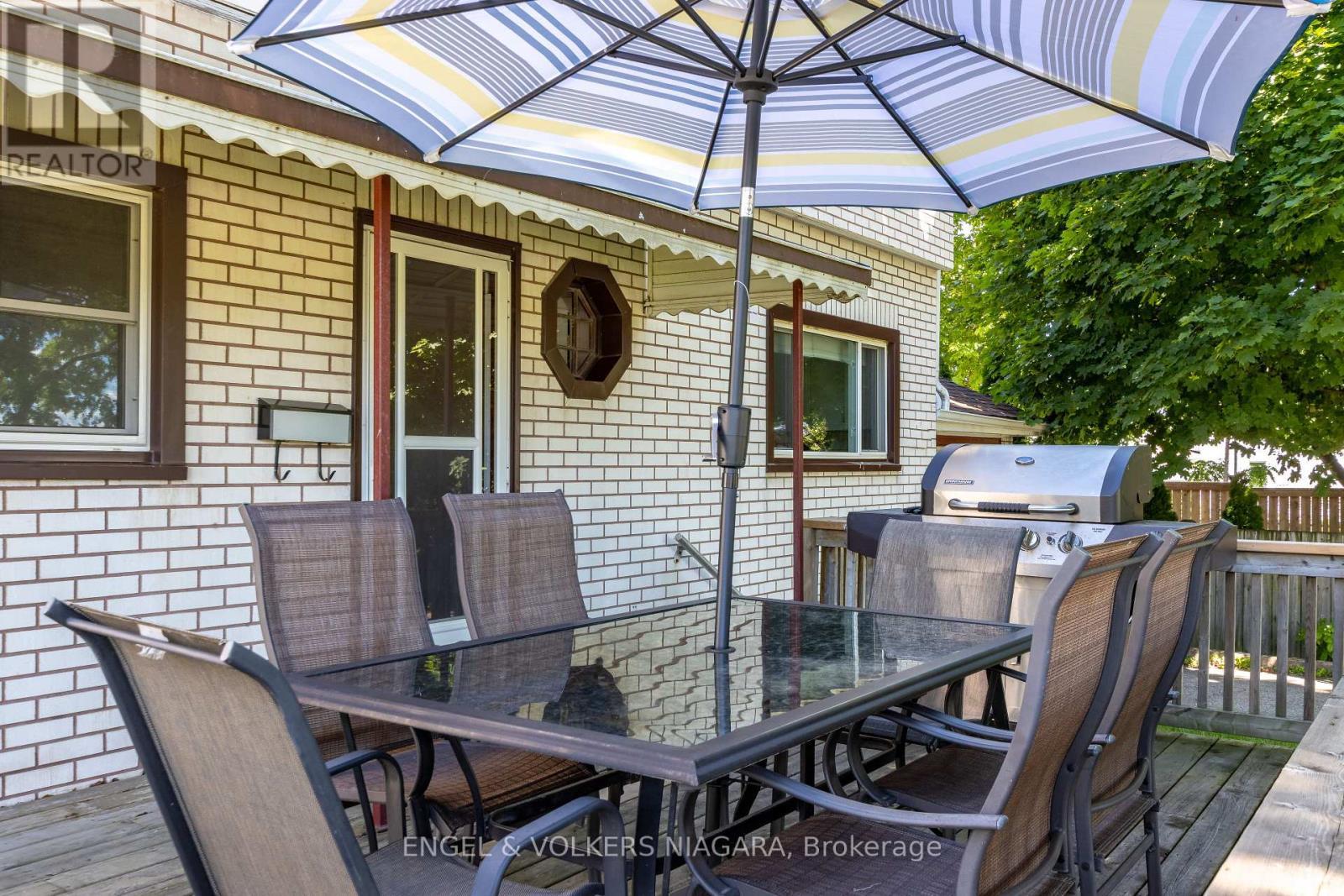 5969 Gladstone Street W, Niagara Falls (Dorchester), ON - Outdoor With Deck Patio Veranda With Exterior
