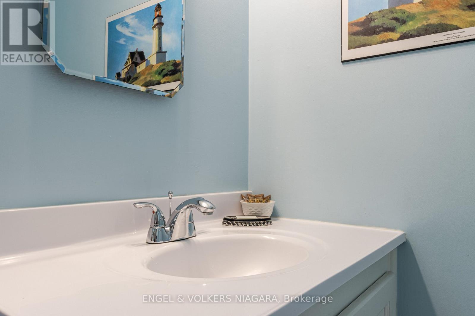 5969 Gladstone Street W, Niagara Falls (Dorchester), ON - Indoor Photo Showing Bathroom