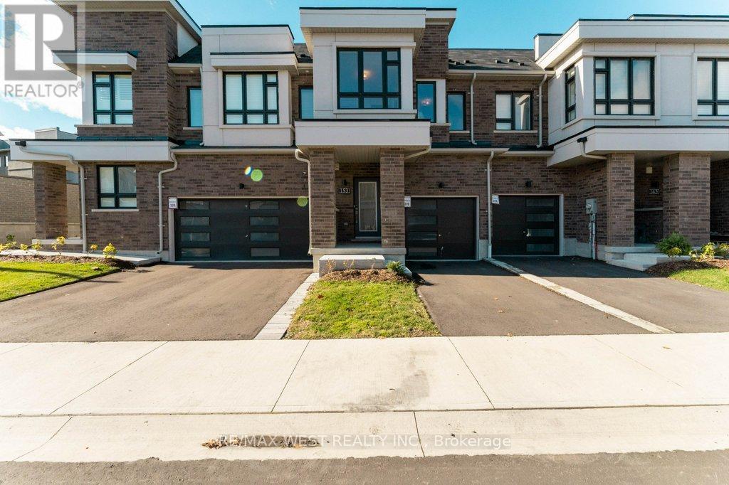 153 Sailors Landing Drive, Clarington, ON - Outdoor With Facade