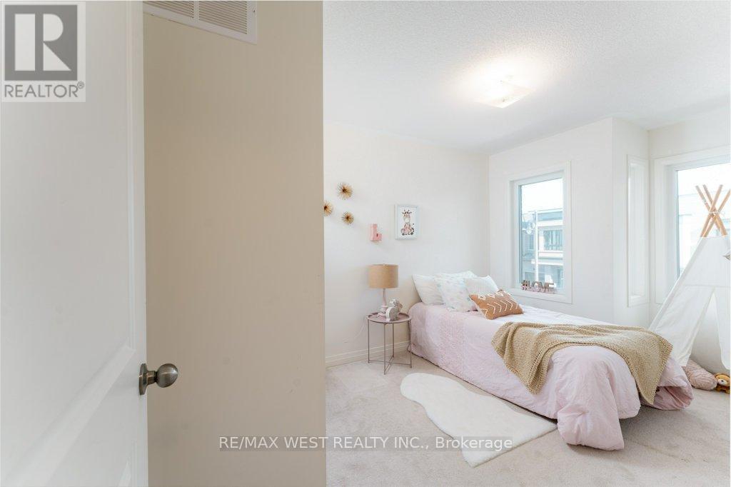 153 Sailors Landing Drive, Clarington, ON - Indoor Photo Showing Bedroom
