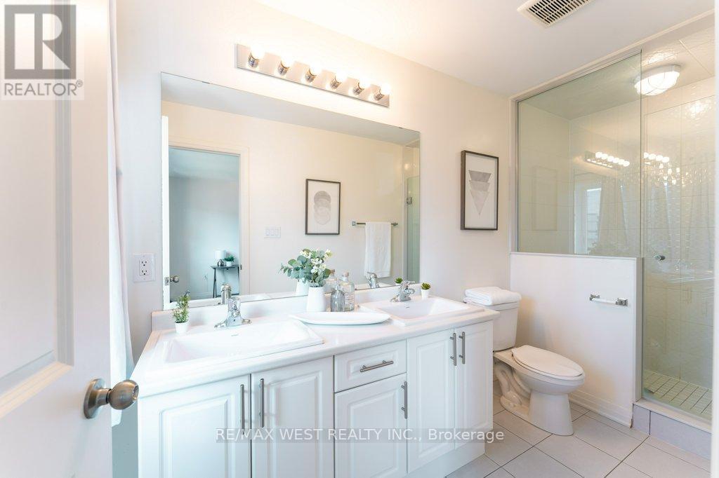 153 Sailors Landing Drive, Clarington, ON - Indoor Photo Showing Bathroom