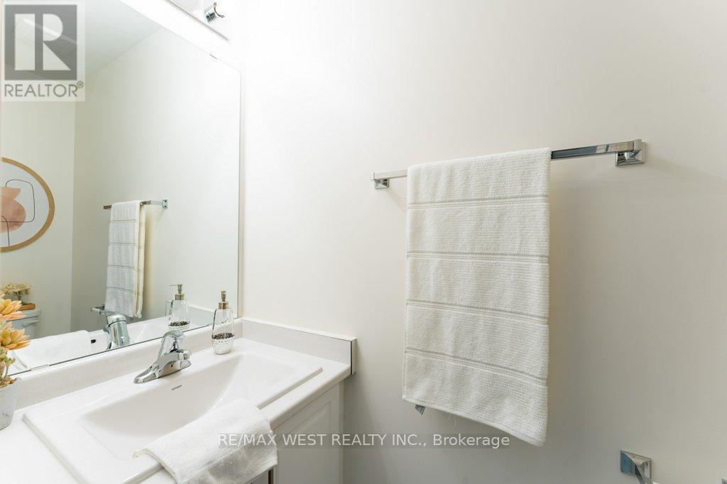 153 Sailors Landing Drive, Clarington, ON - Indoor Photo Showing Bathroom