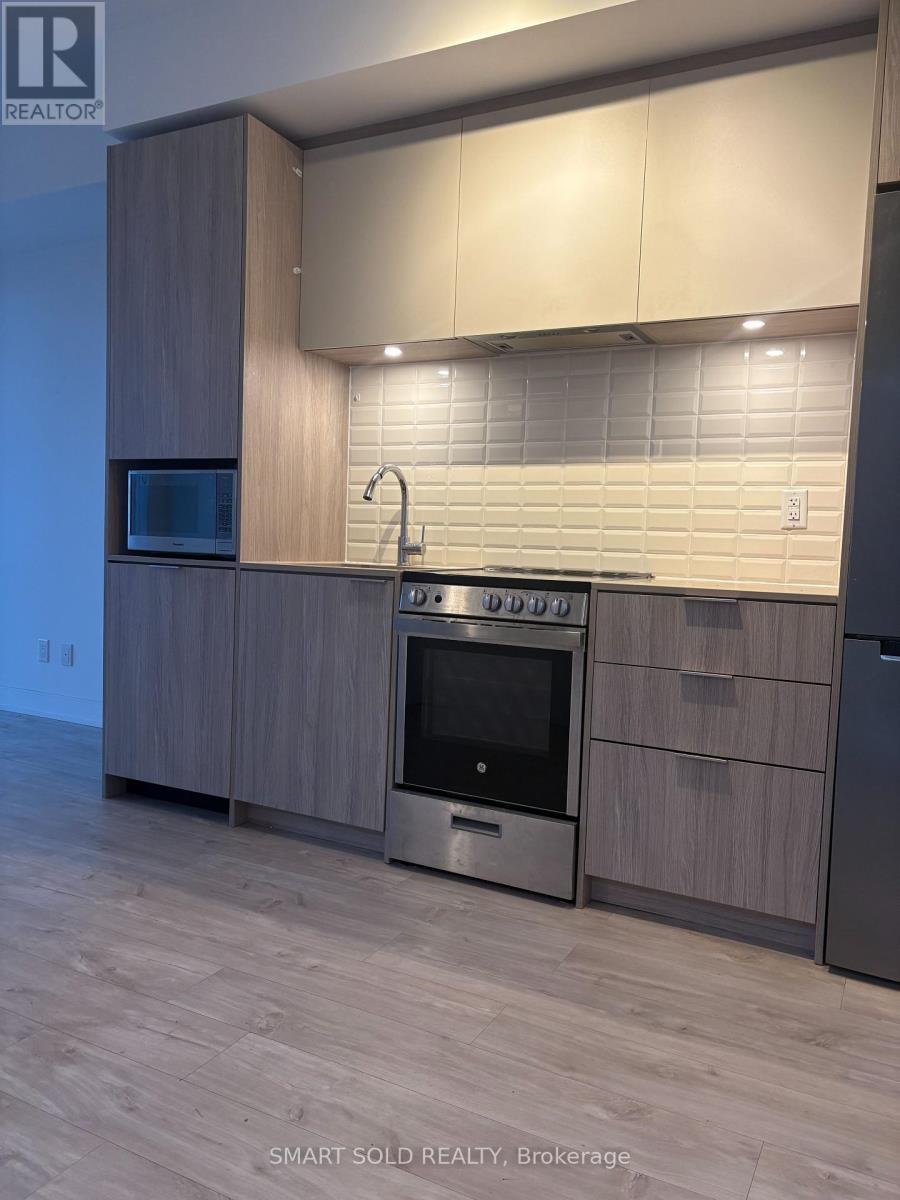 3601 - 70 Annie Craig Drive, Toronto, ON - Indoor Photo Showing Kitchen