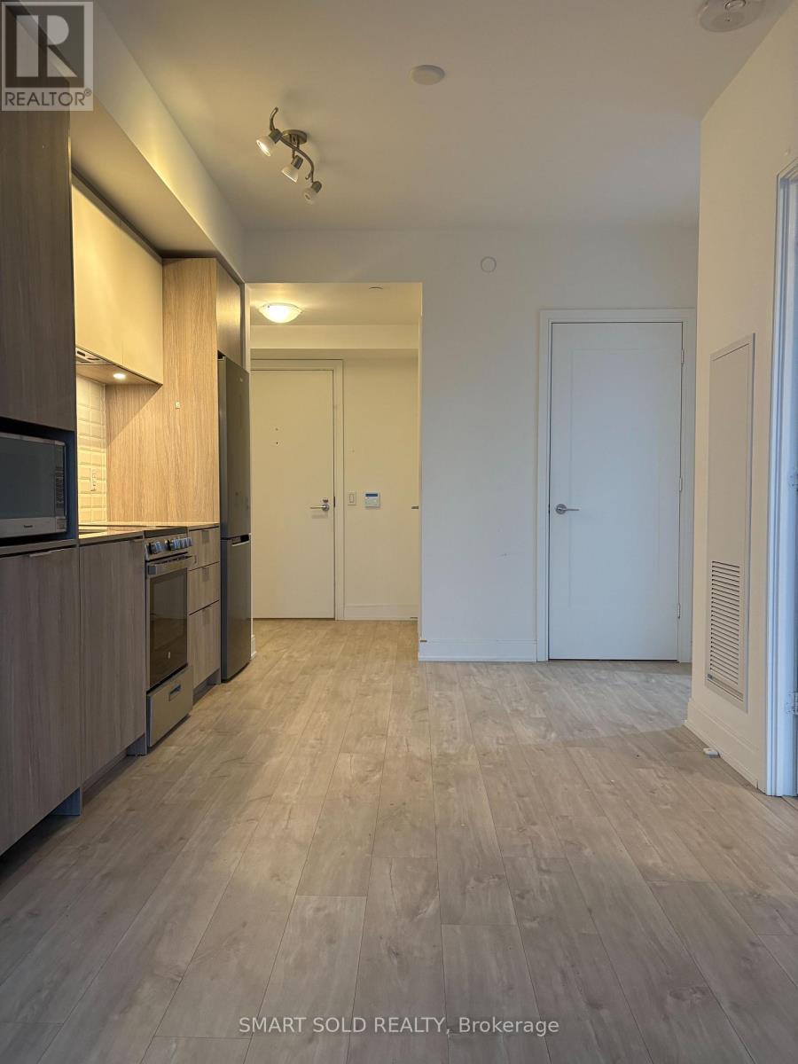 3601 - 70 Annie Craig Drive, Toronto, ON - Indoor Photo Showing Kitchen